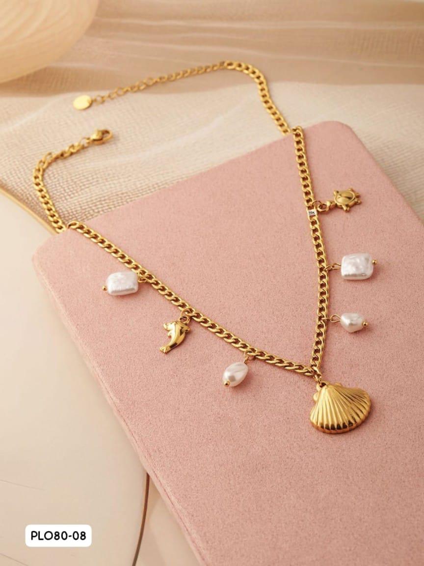 Gold Shell Charm Neckpiece